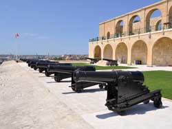 Canons at Giardino Valletta